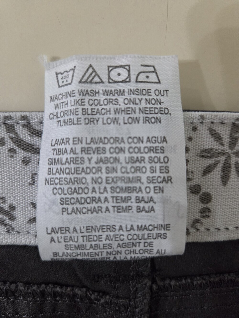 Lee Women's Grey Comfort Fit Stretch Capri Pants - Picture 13 of 15